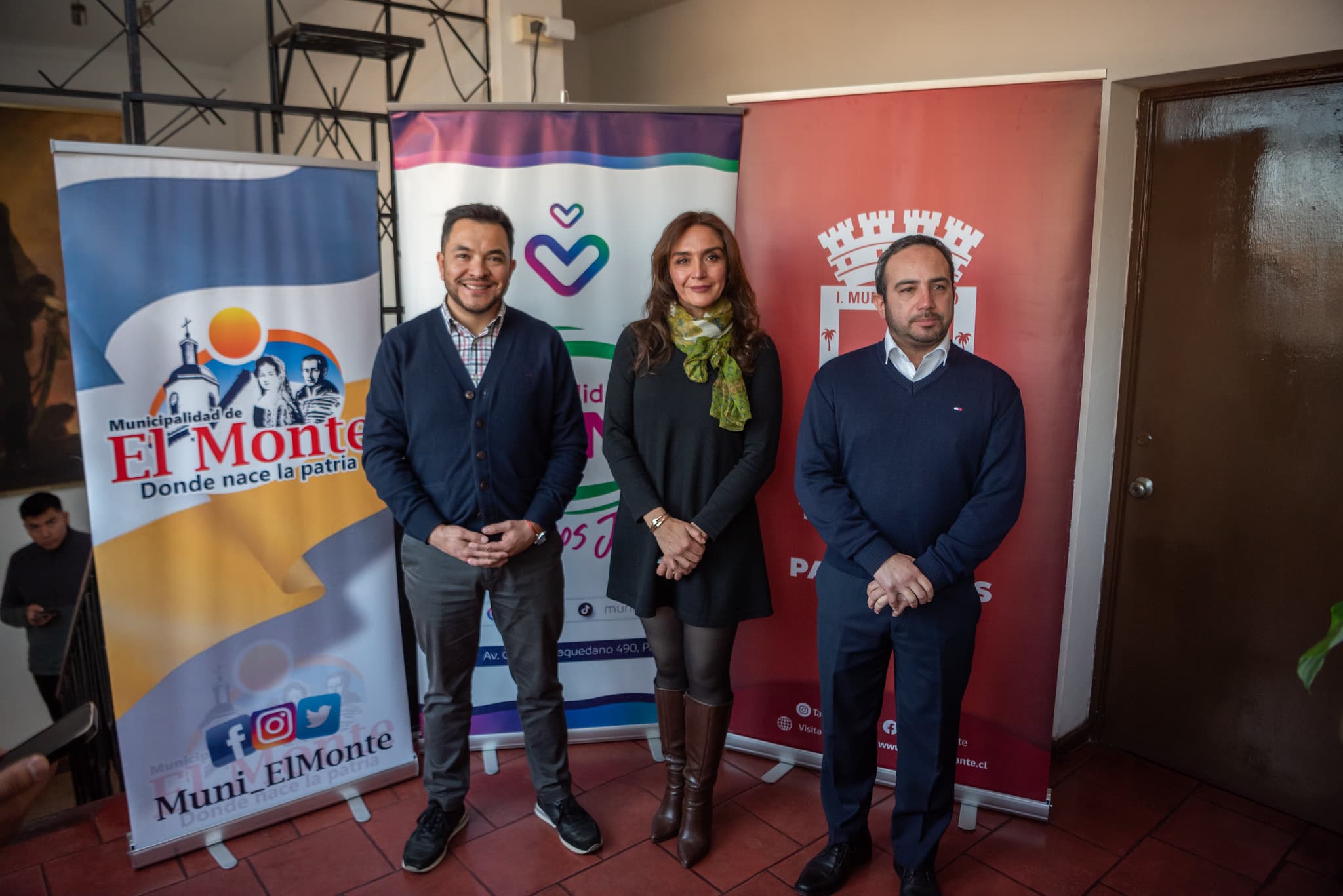Alcalde Rodrigo Contreras encabeza reunión intercomunal para resguardar el transporte municipal gratuito